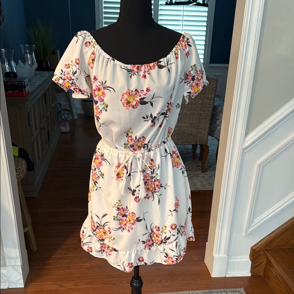Element Eden Floral Off-Shoulder Dress tie front size large nwot